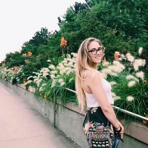 Meet your Posher, Jenn